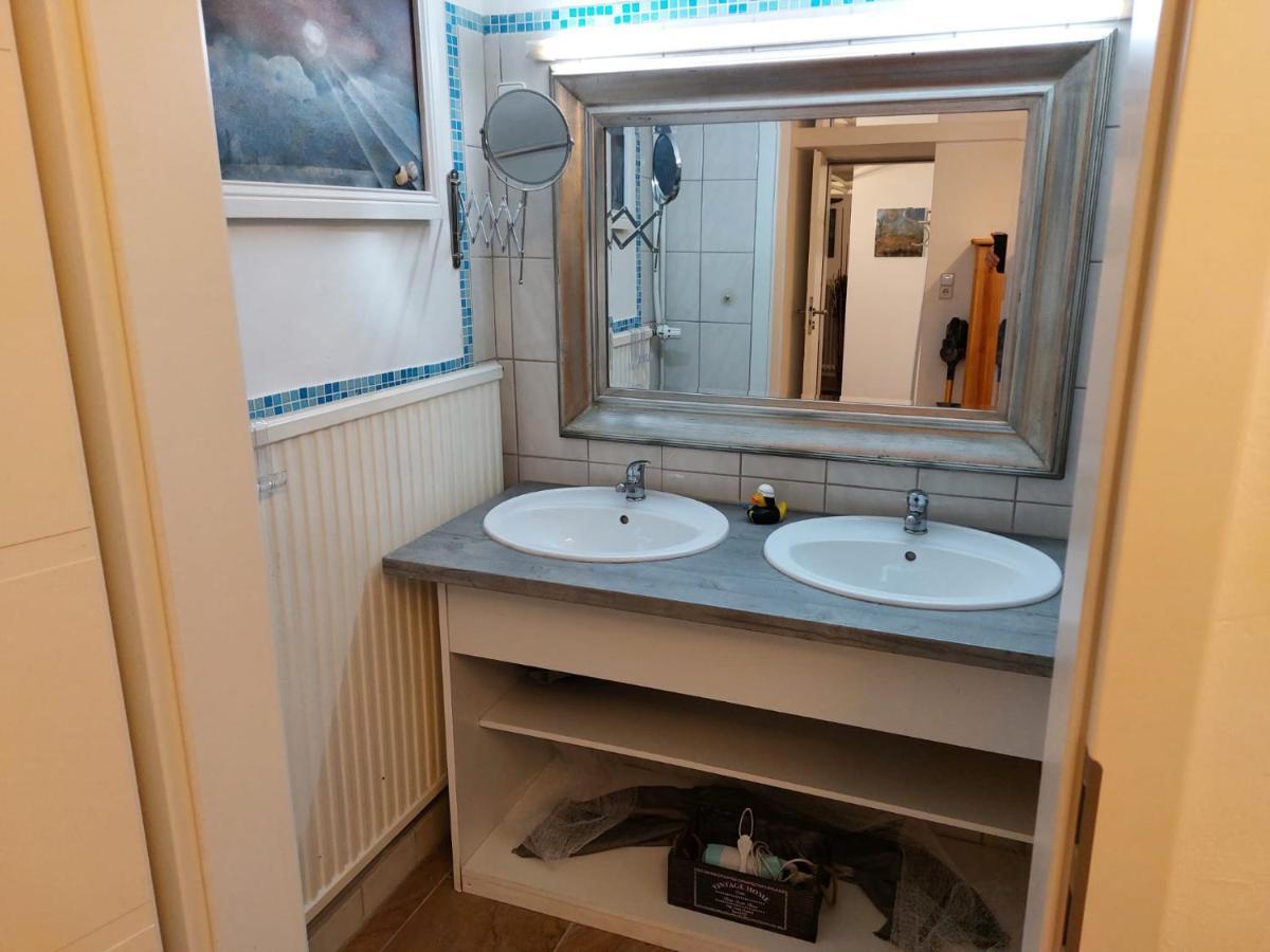 Ferienwohnung Mit Eigenem Garten In Schortens Luaran gambar